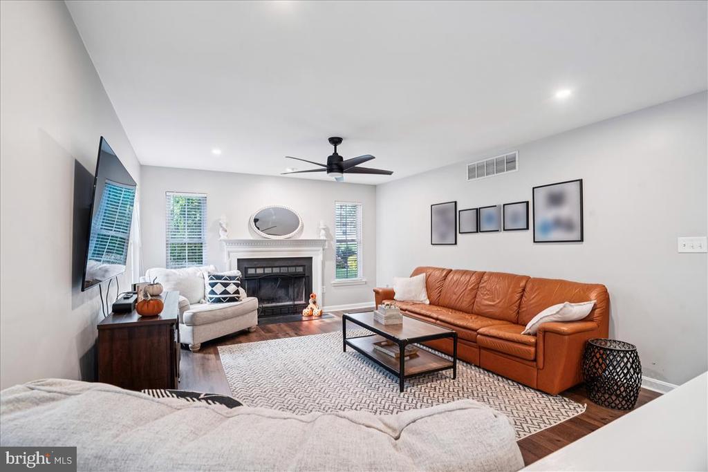 7118 HARLAN LANE
