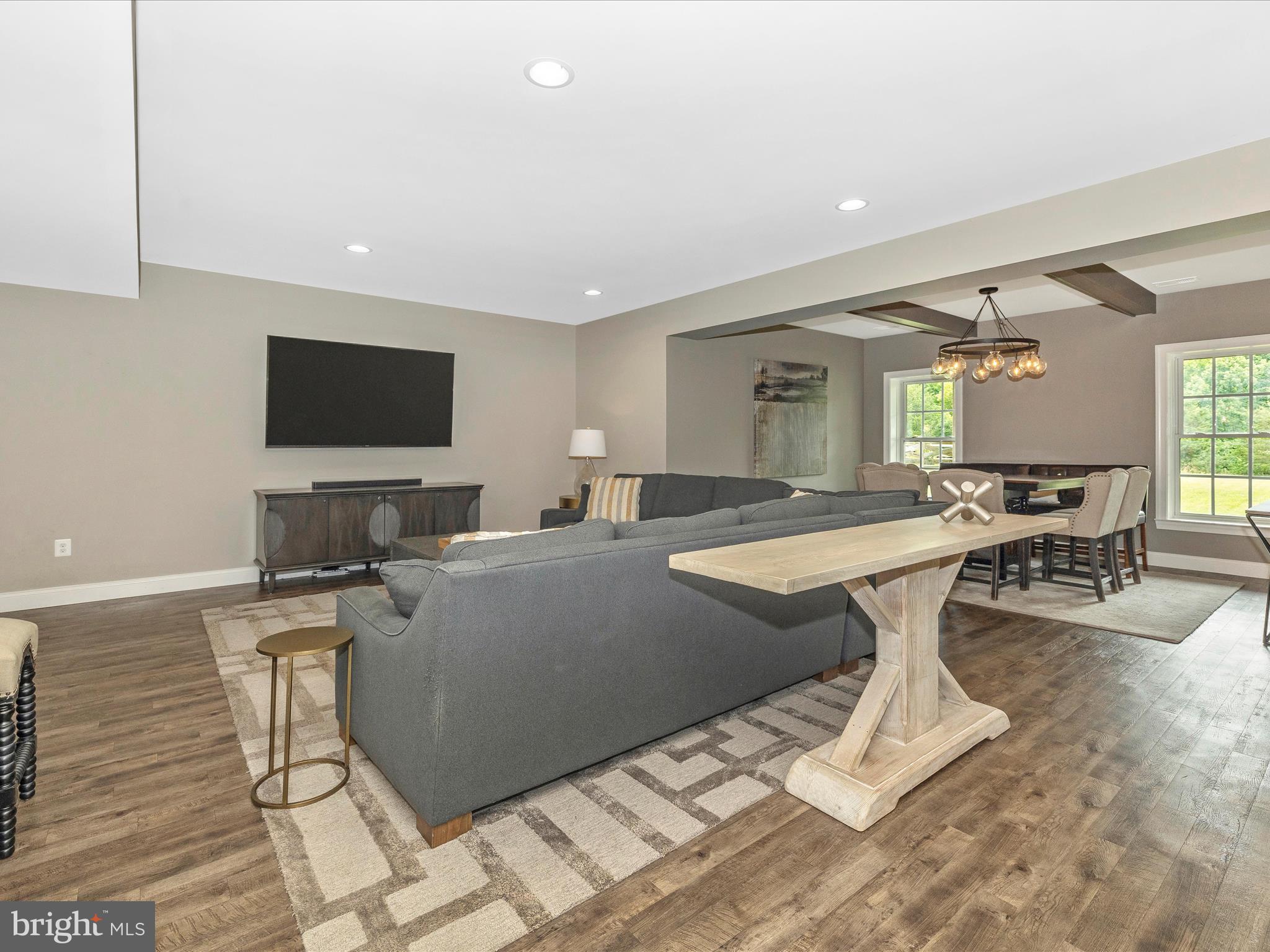 9129 Charterhouse Rd