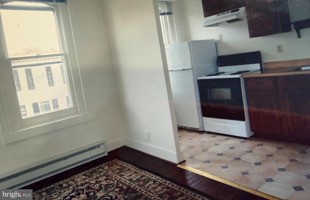 232 E 2ND STREET
