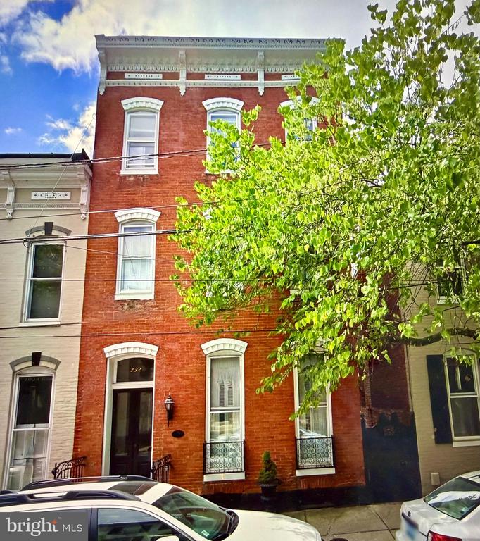 232 E 2ND STREET