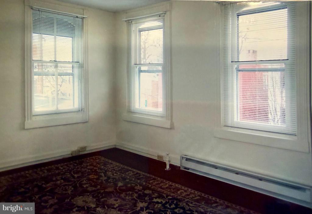 232 E 2ND STREET