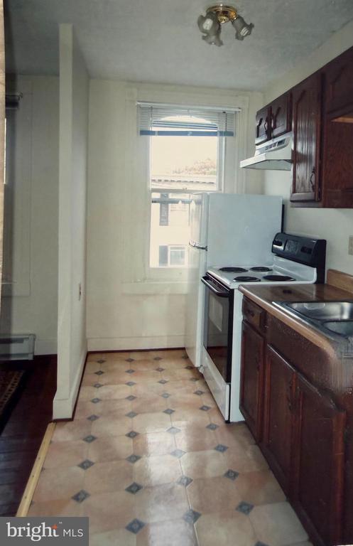 232 E 2ND STREET