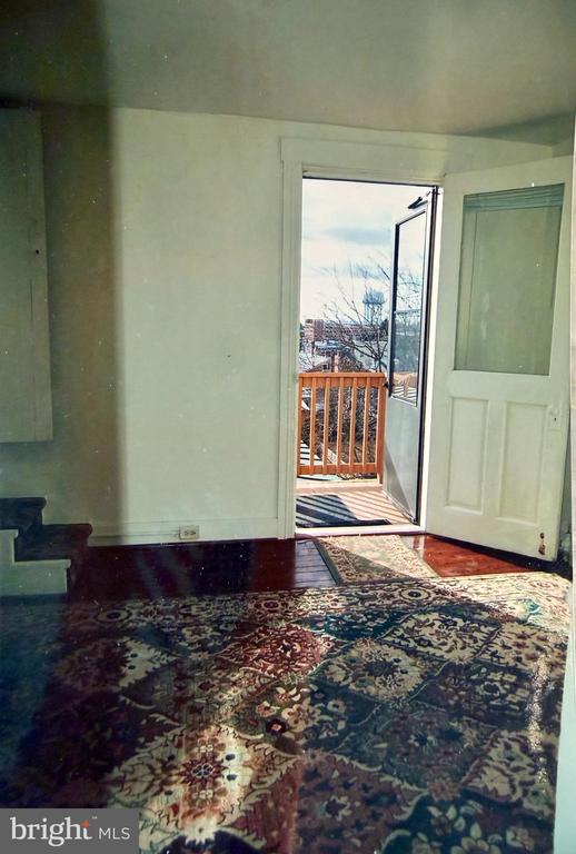 232 E 2ND STREET