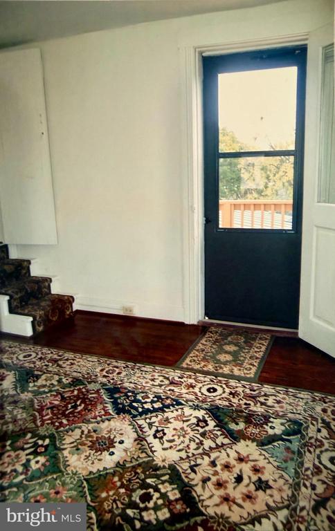 232 E 2ND STREET