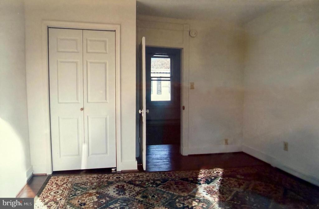232 E 2ND STREET