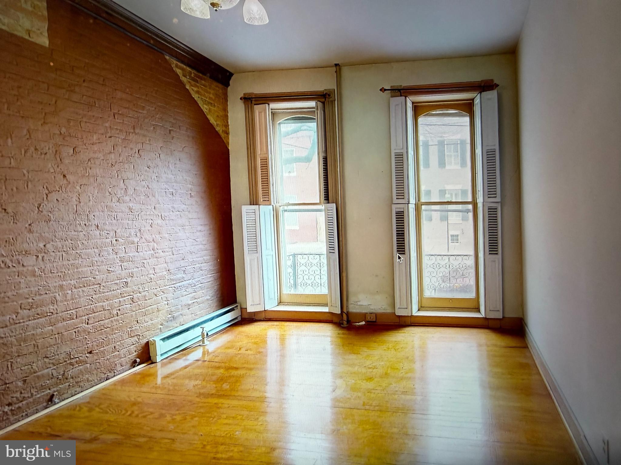 232 E 2ND STREET
