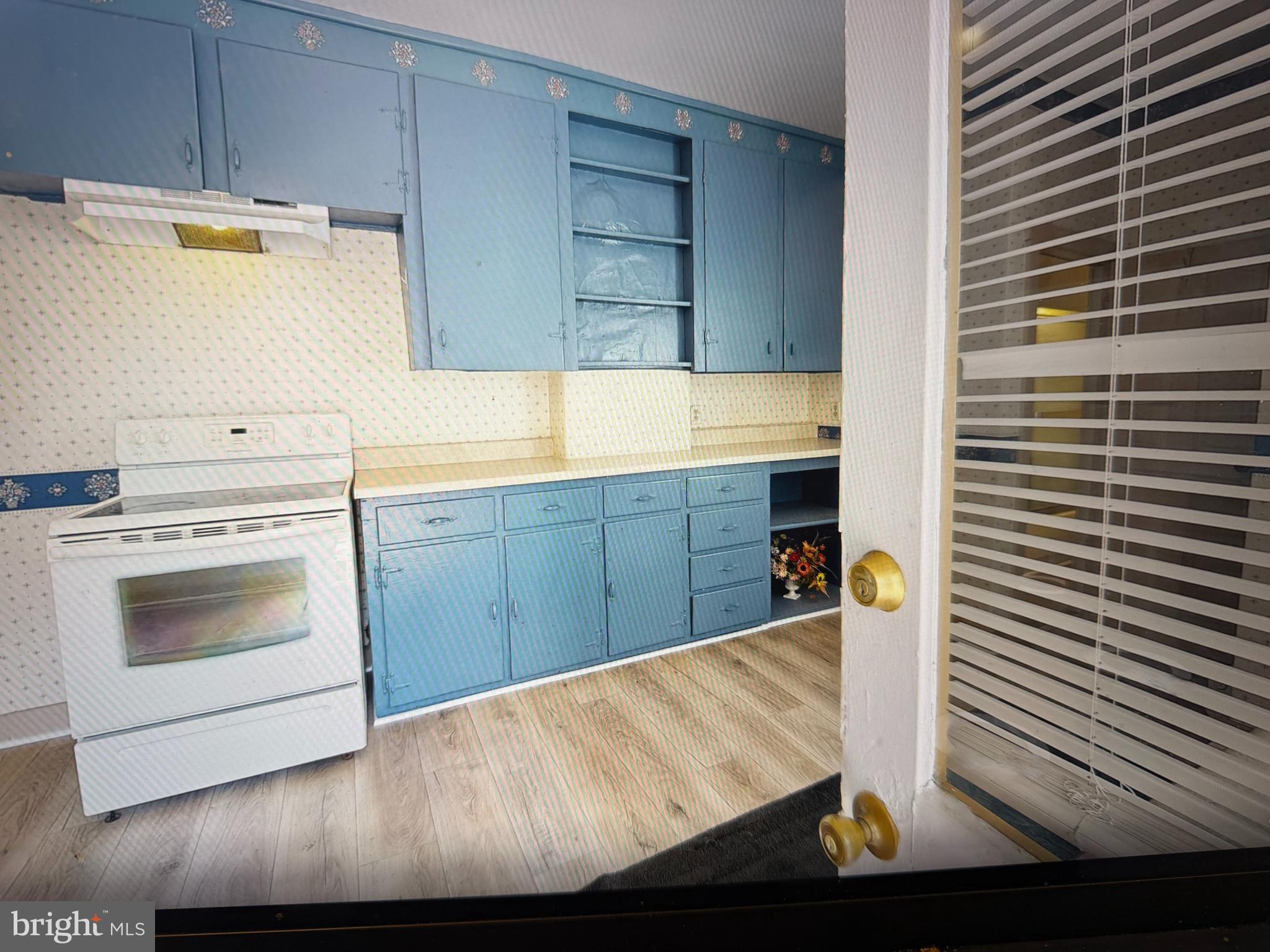 232 E 2ND STREET