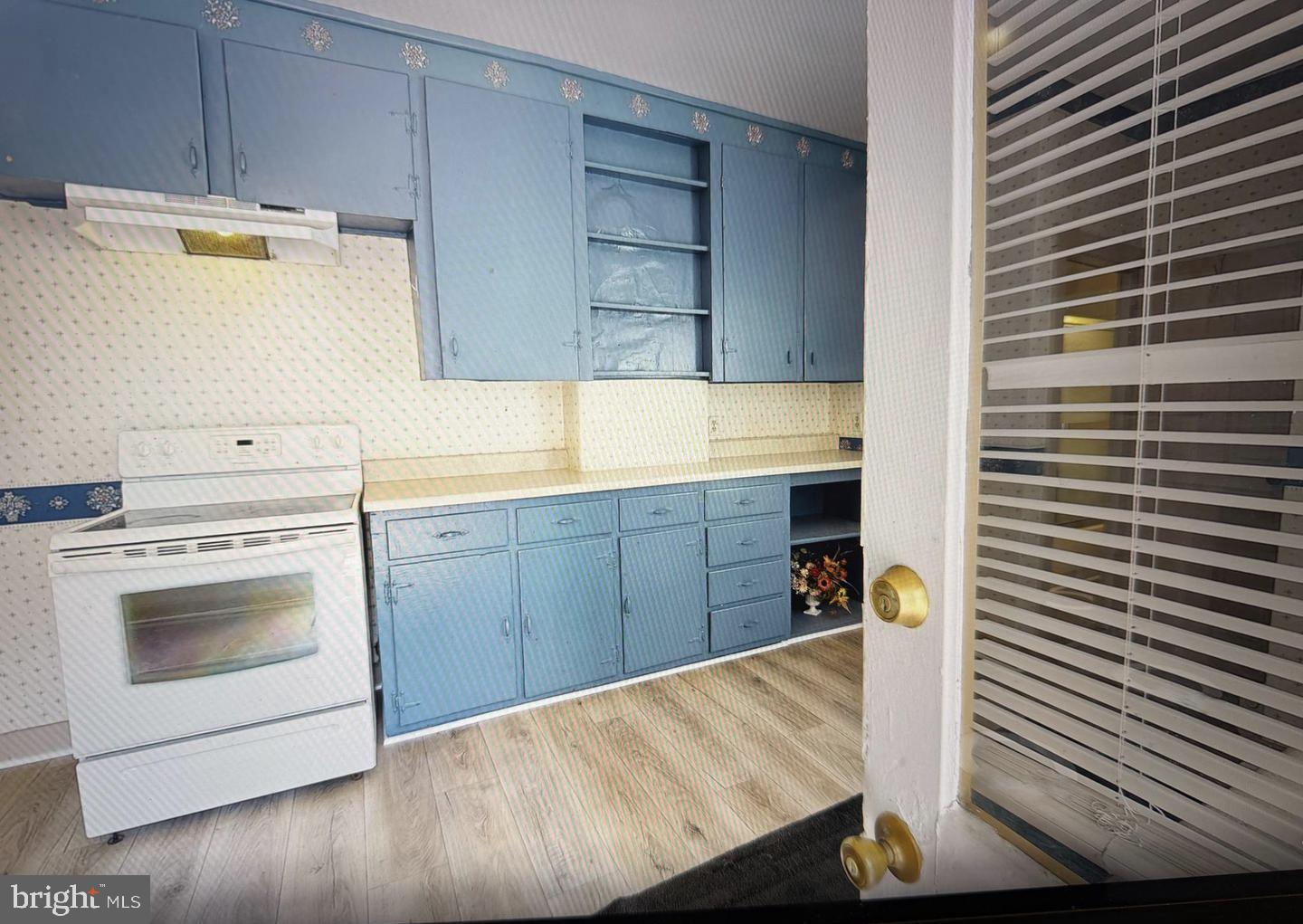 232 E 2ND STREET