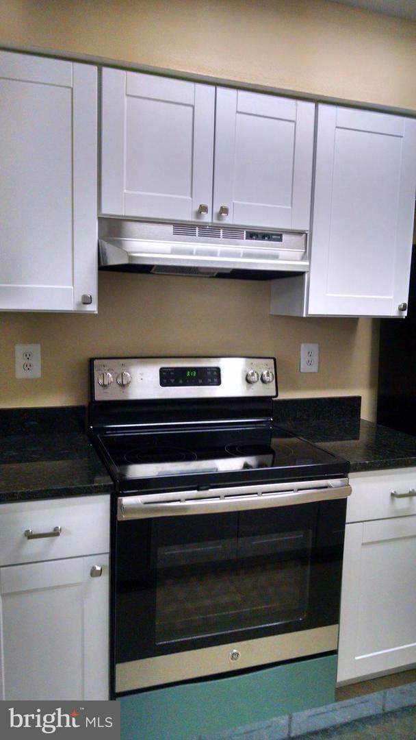 5911 Barbados Pl #202