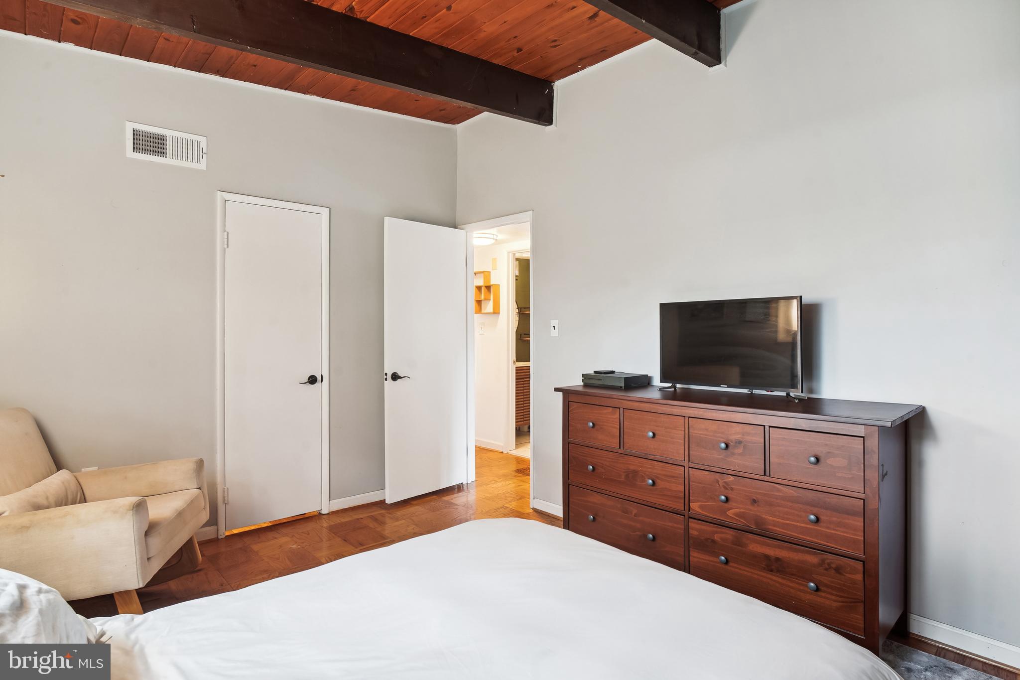 3417 University Blvd W #302