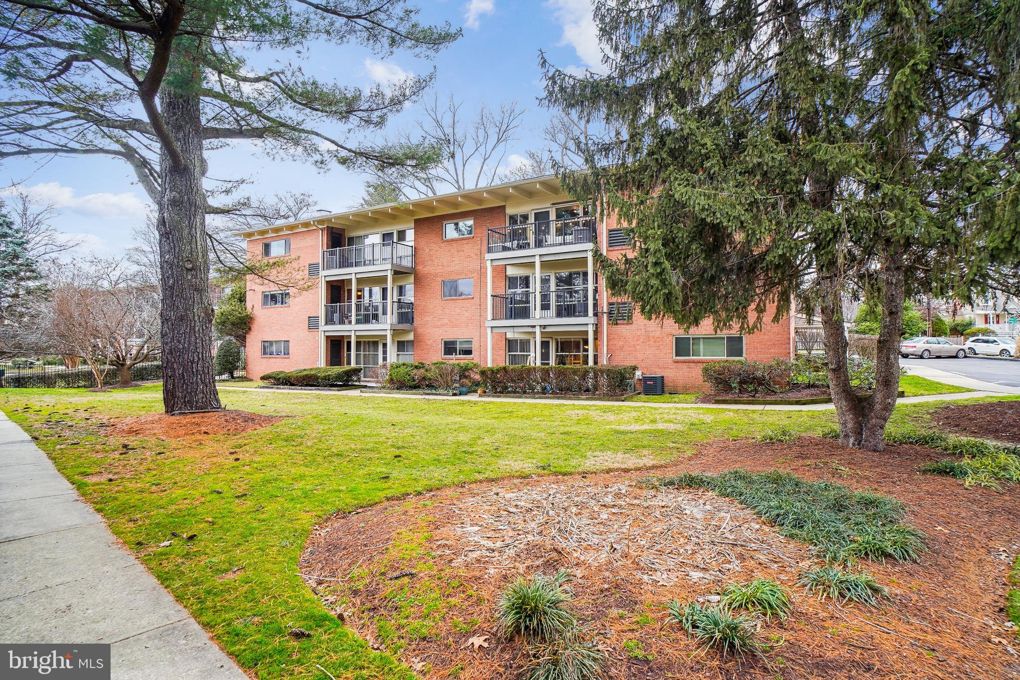 3417 University Blvd W #302