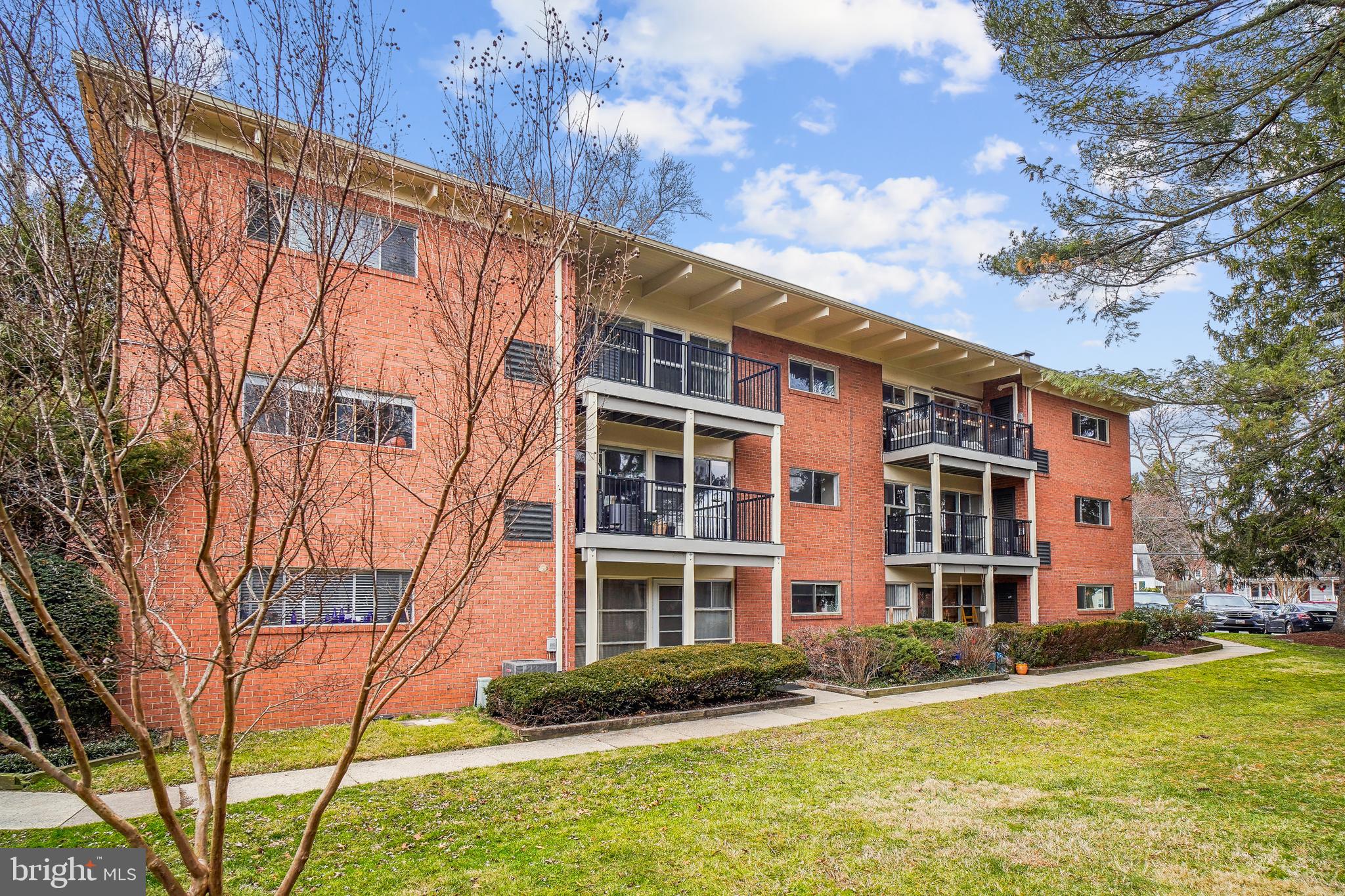 3417 University Blvd W #302