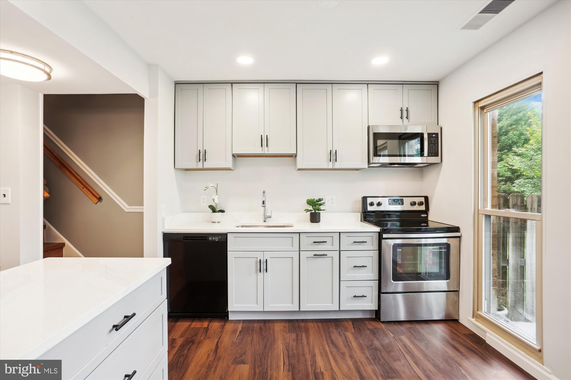 7157 Mill Run Dr #15-1