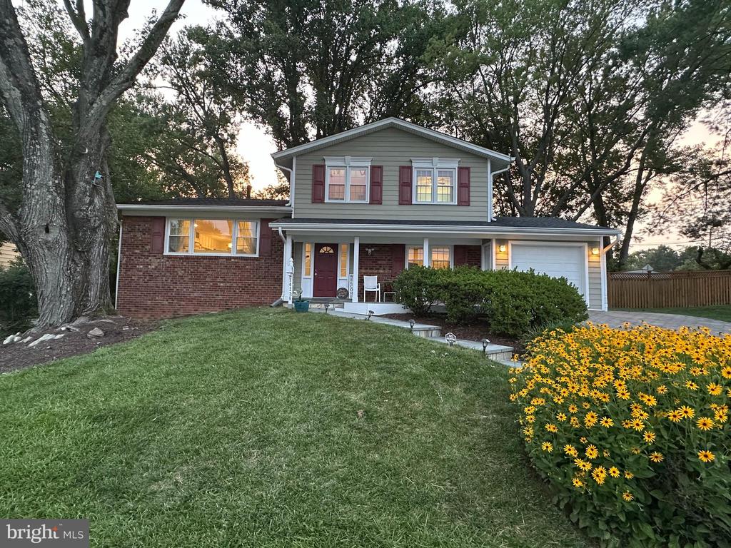 14226 Greenspan Ln