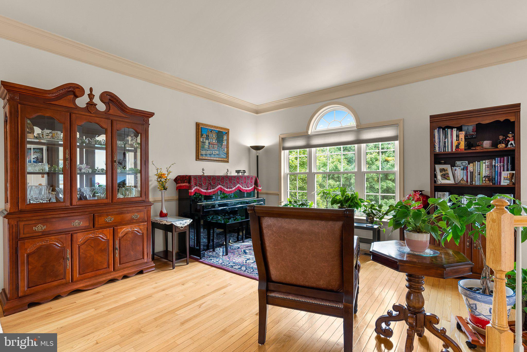 2406 Saint Albert Ter