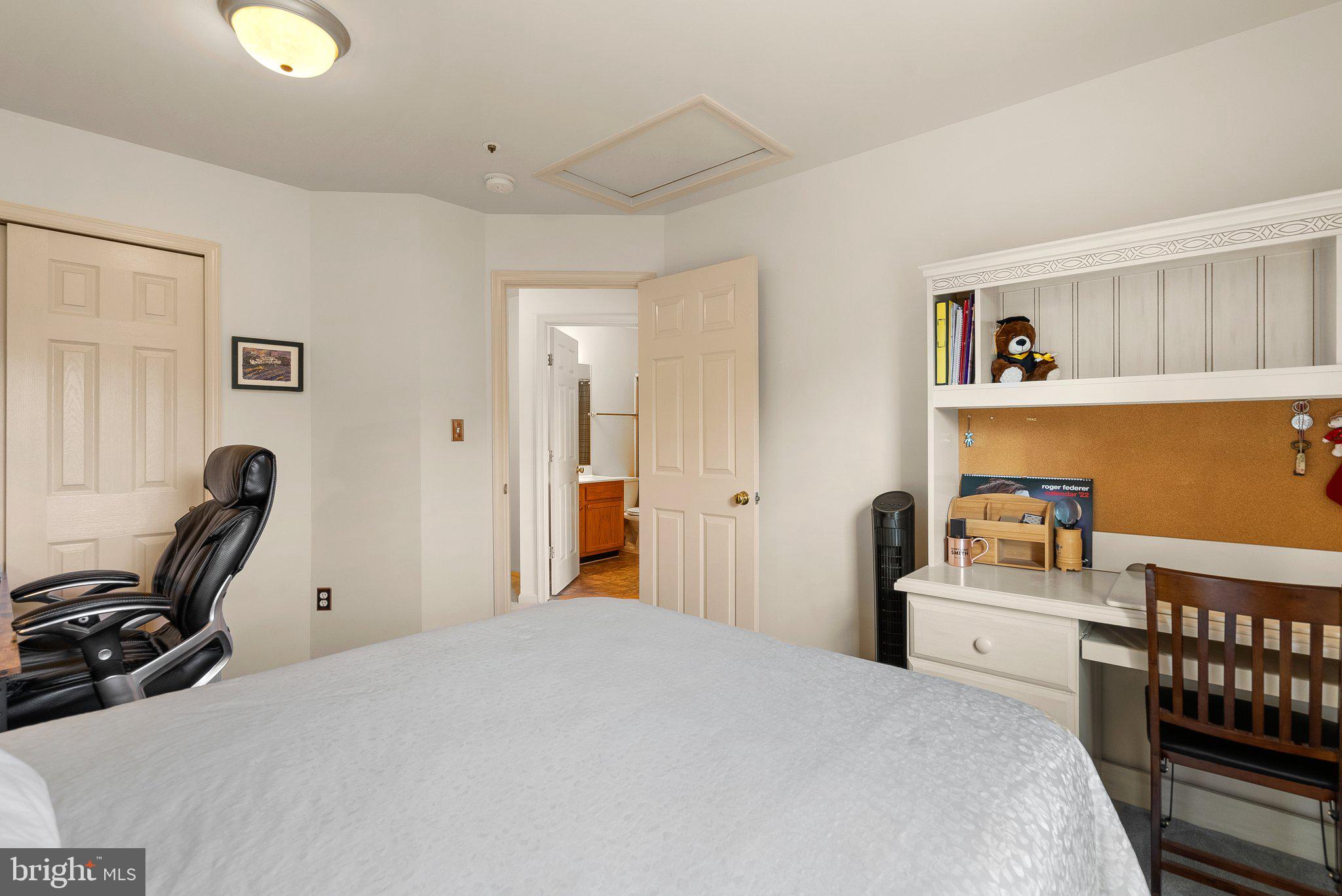 2406 Saint Albert Ter