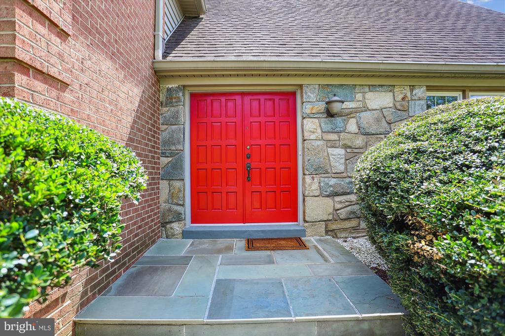 8308 Snug Hill Ln