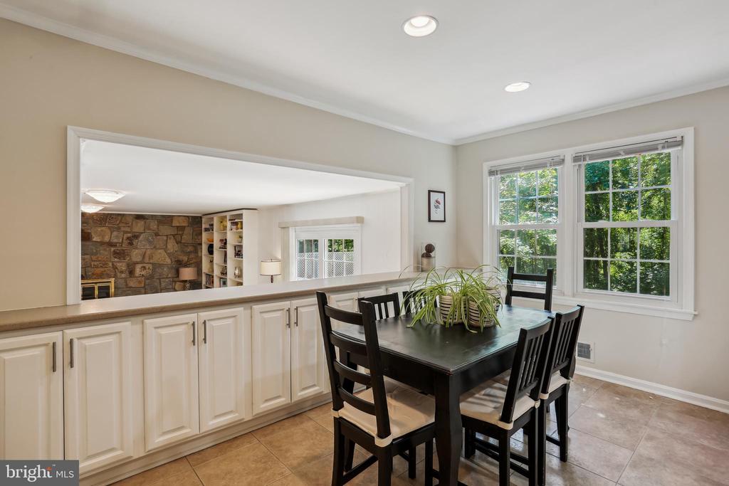 8308 Snug Hill Ln
