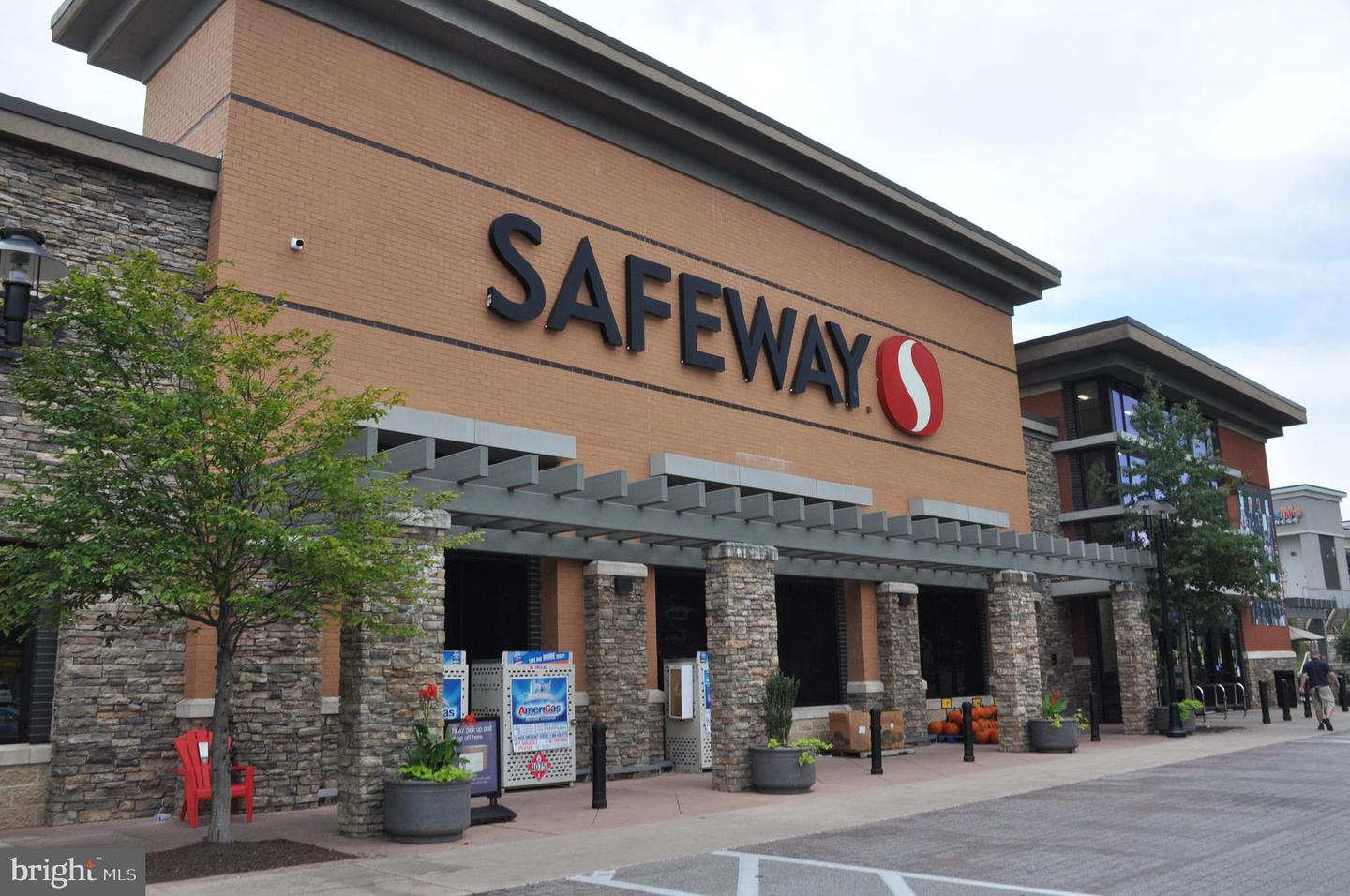 18605 Clovercrest Cir