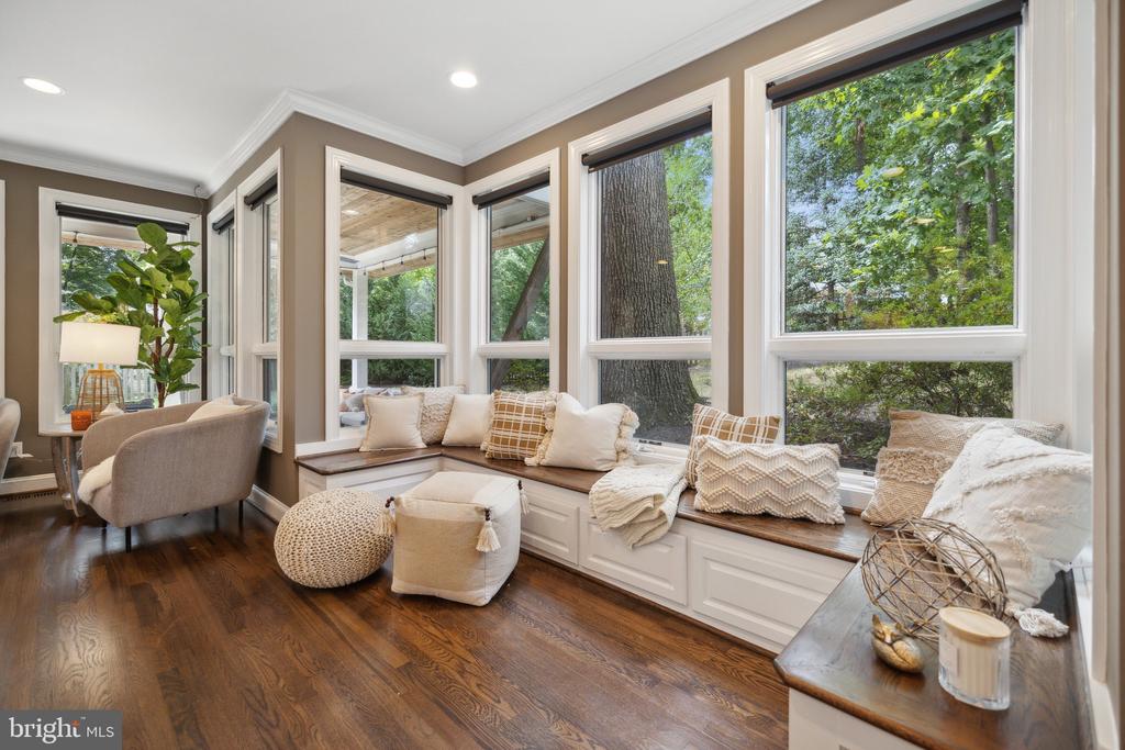 810 Blossom Dr