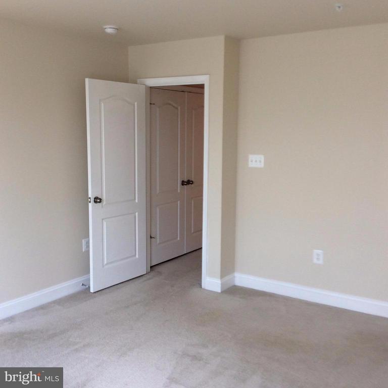 22621 SWEETSPIRE DR