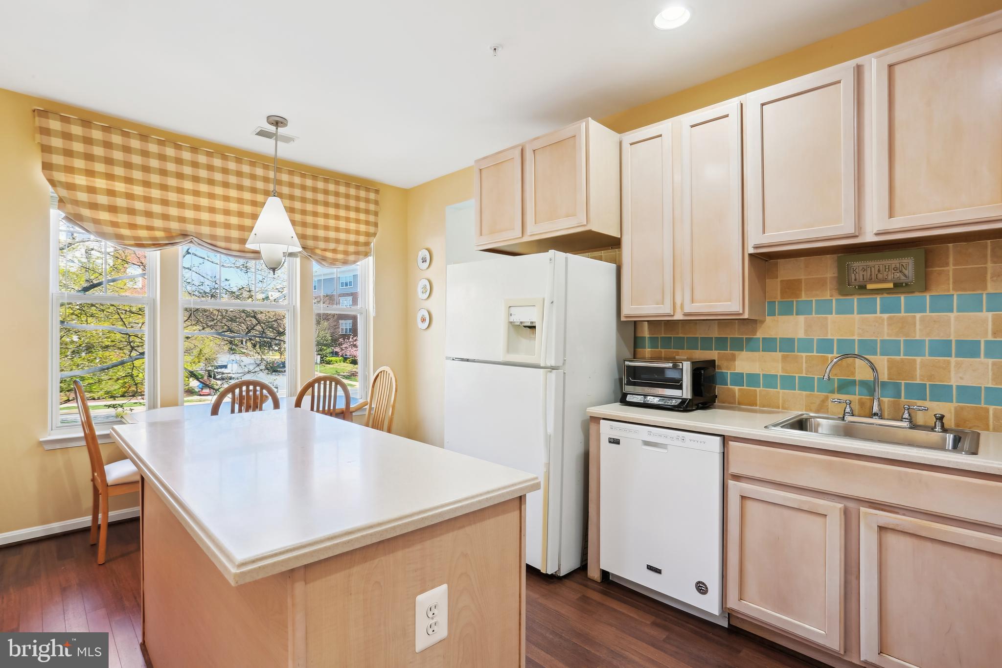 500 King Farm Blvd #202