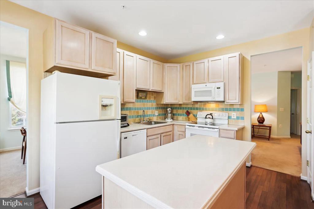 500 King Farm Blvd #202