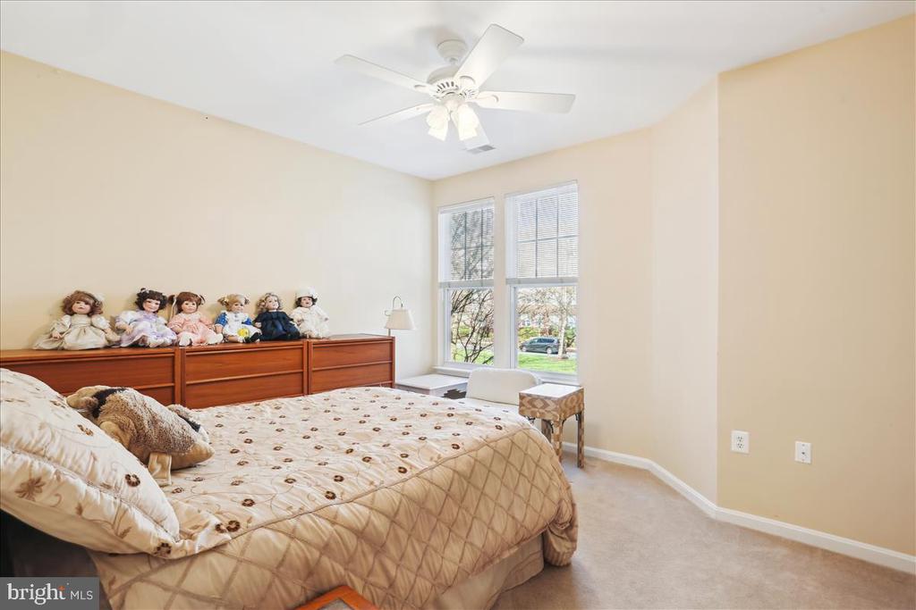 500 King Farm Blvd #202