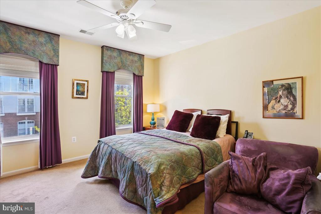 500 King Farm Blvd #202