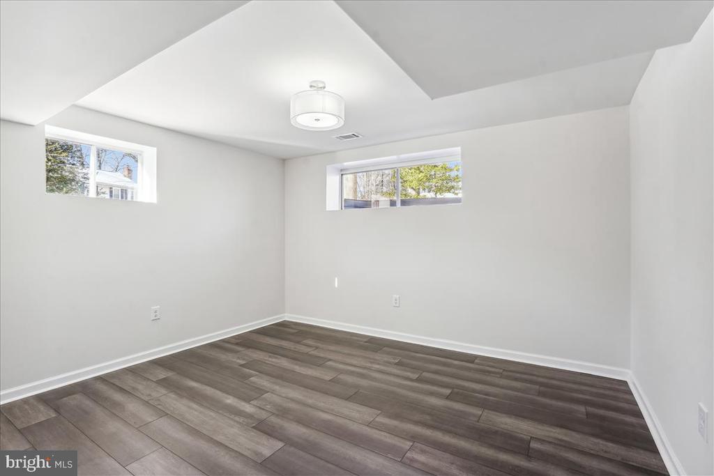 4 Hawthorn Ct