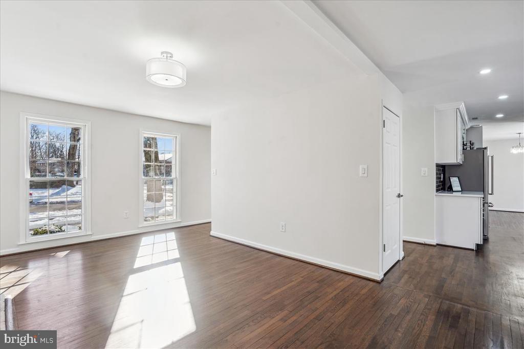 4 Hawthorn Ct
