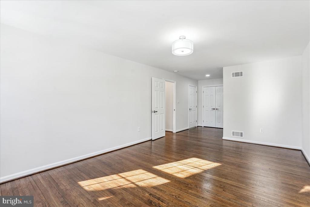 4 Hawthorn Ct