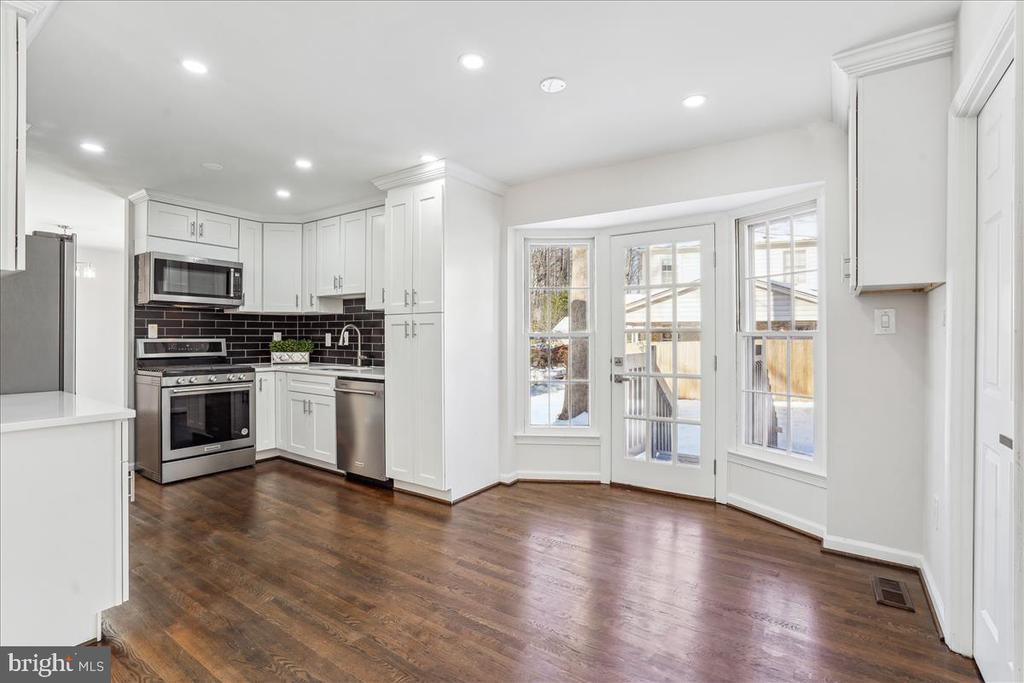 4 Hawthorn Ct