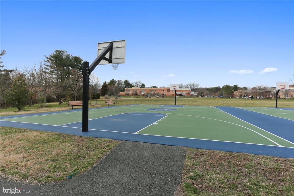 4 Hawthorn Ct