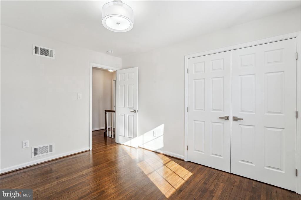 4 Hawthorn Ct
