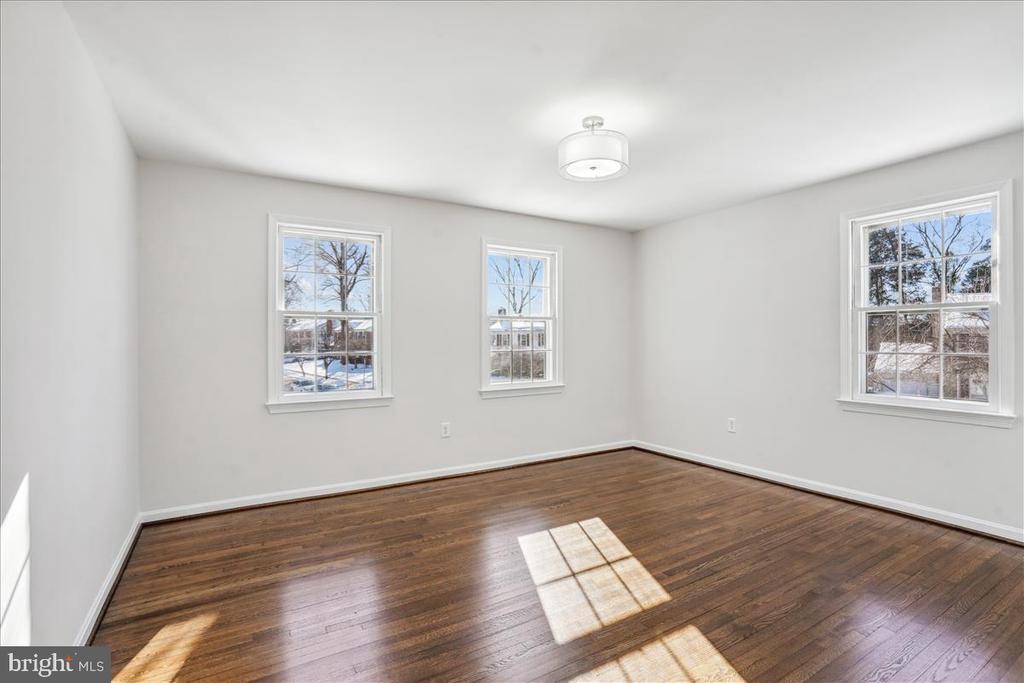 4 Hawthorn Ct