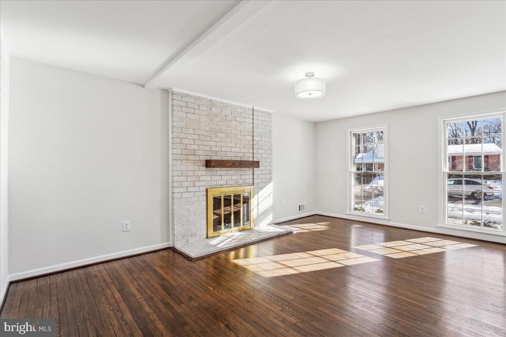 4 Hawthorn Ct
