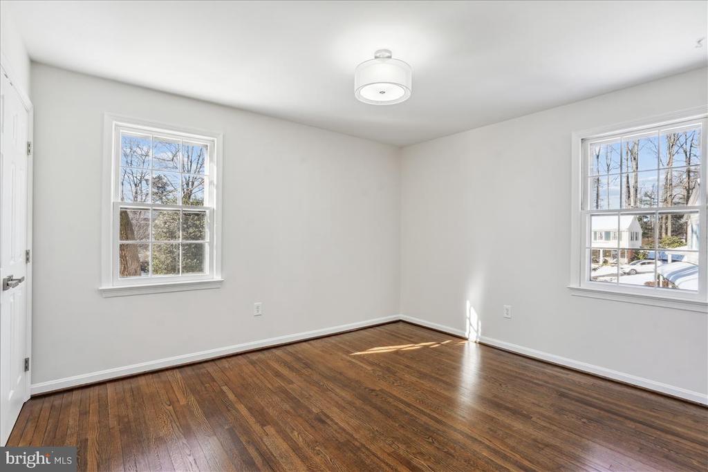 4 Hawthorn Ct