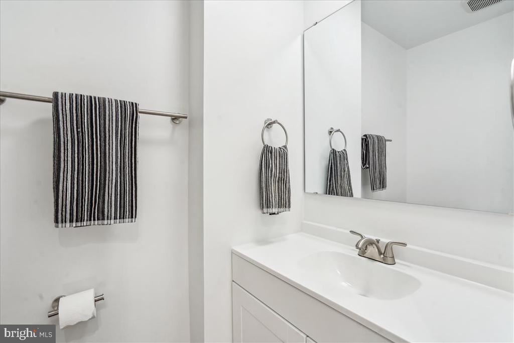 4 Hawthorn Ct