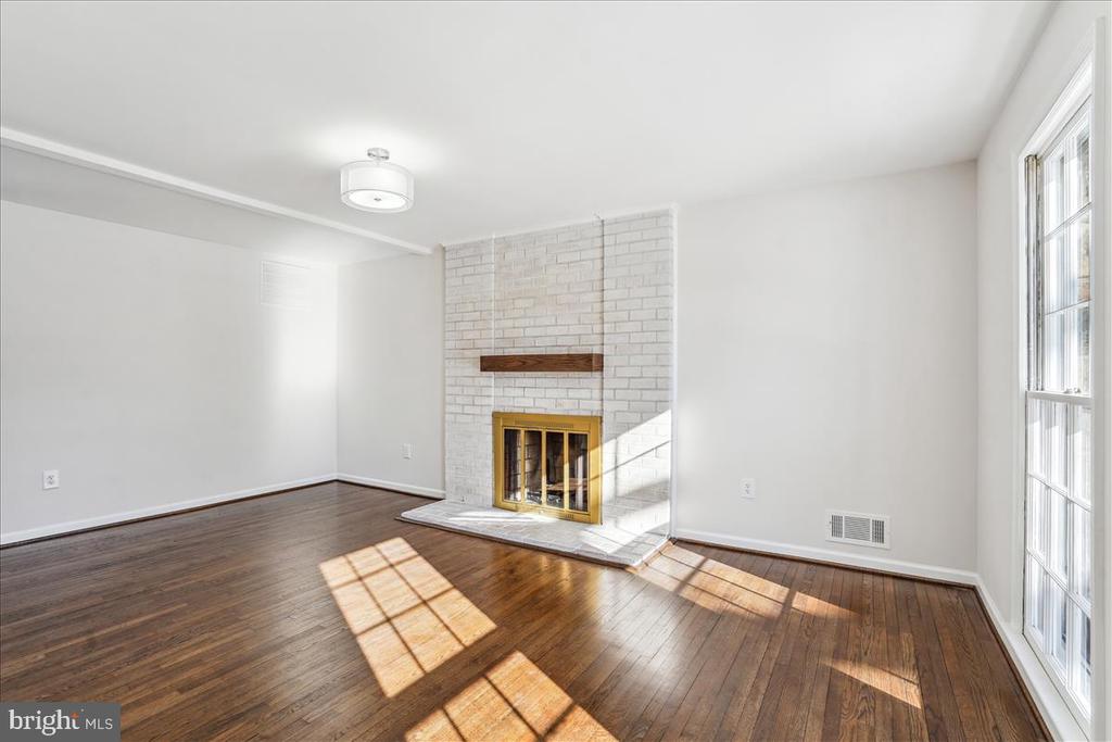 4 Hawthorn Ct