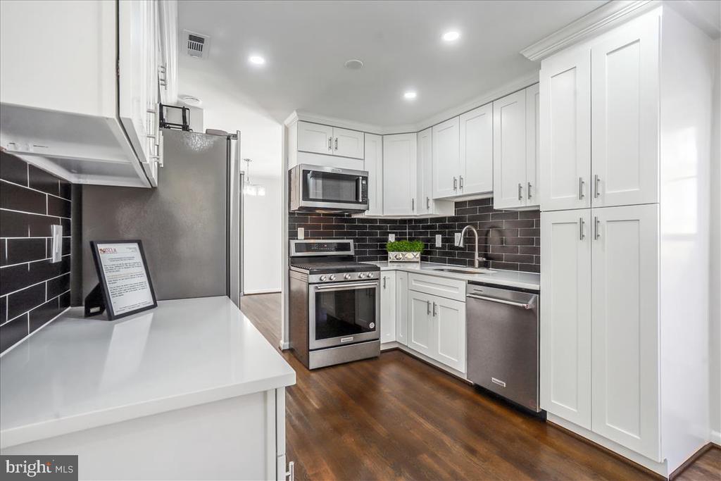 4 Hawthorn Ct