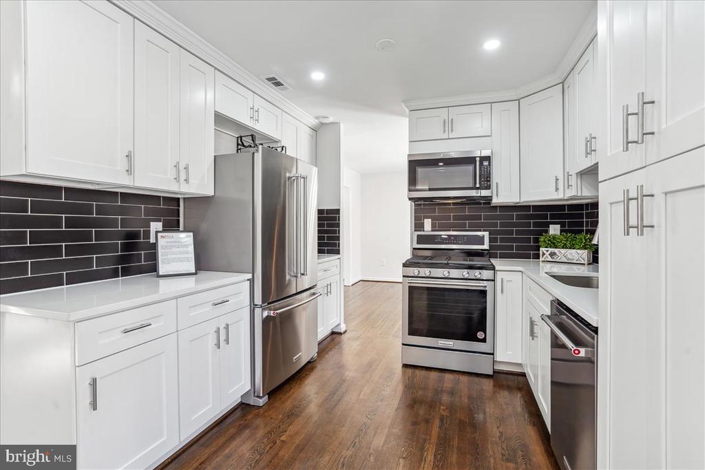 4 Hawthorn Ct