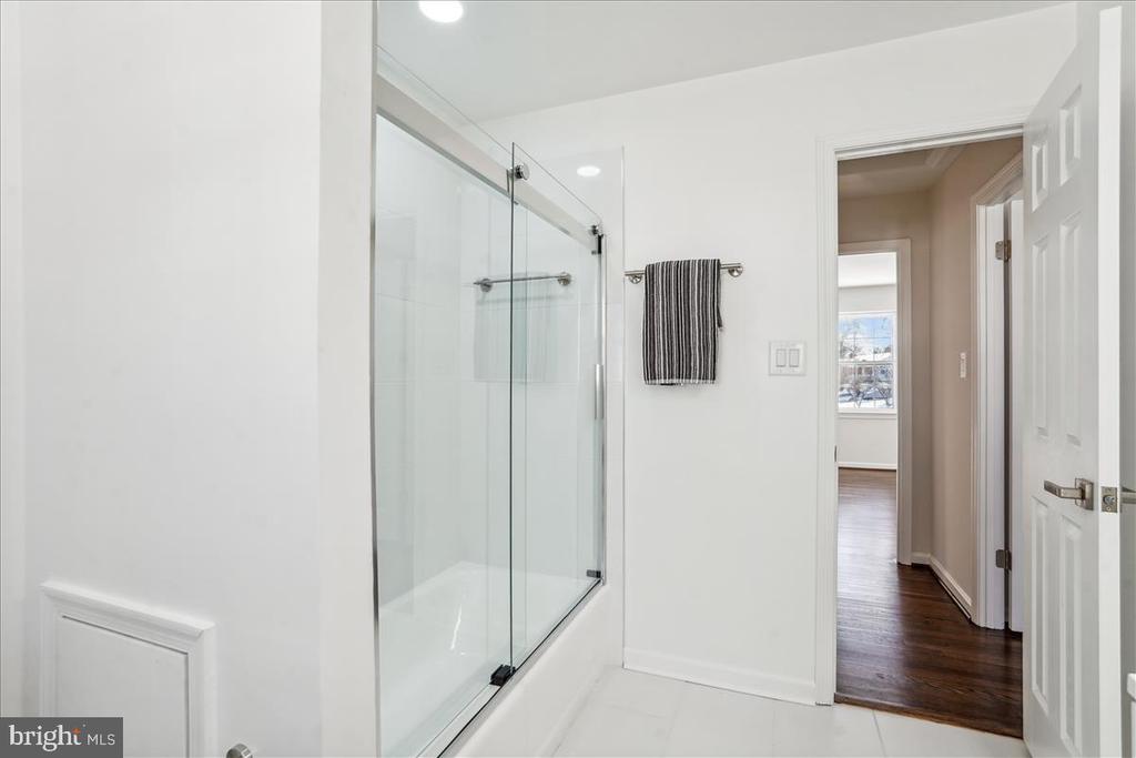 4 Hawthorn Ct