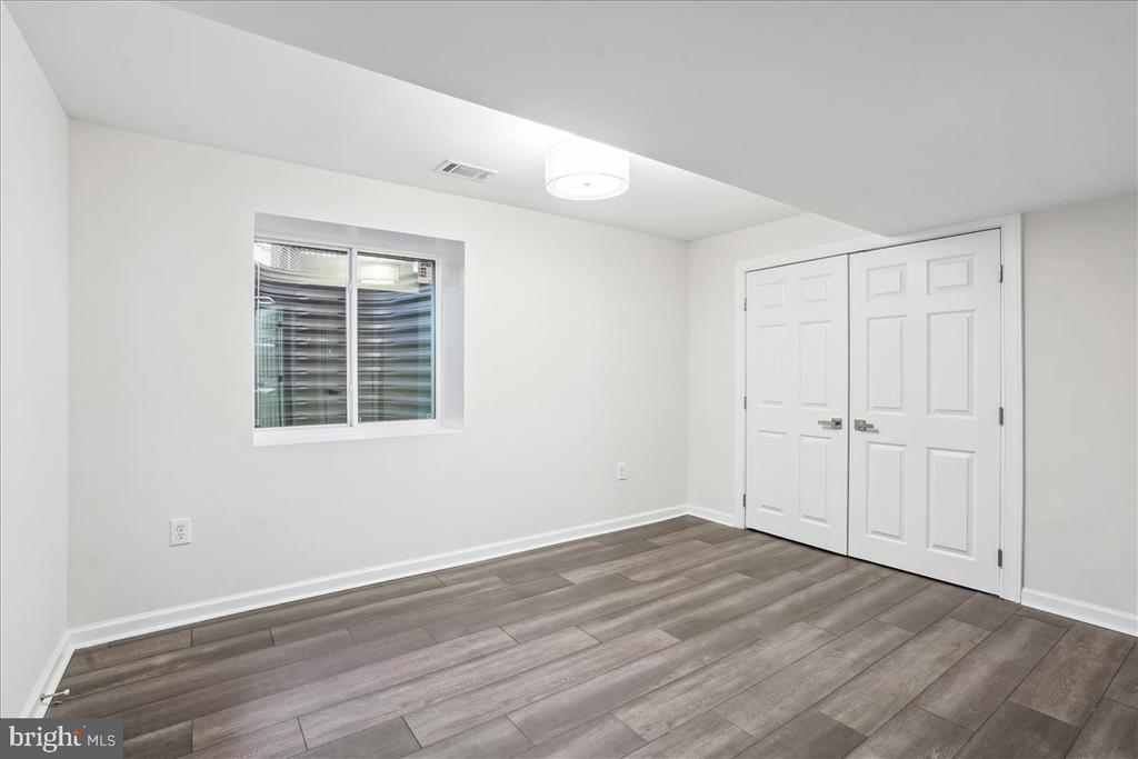 4 Hawthorn Ct