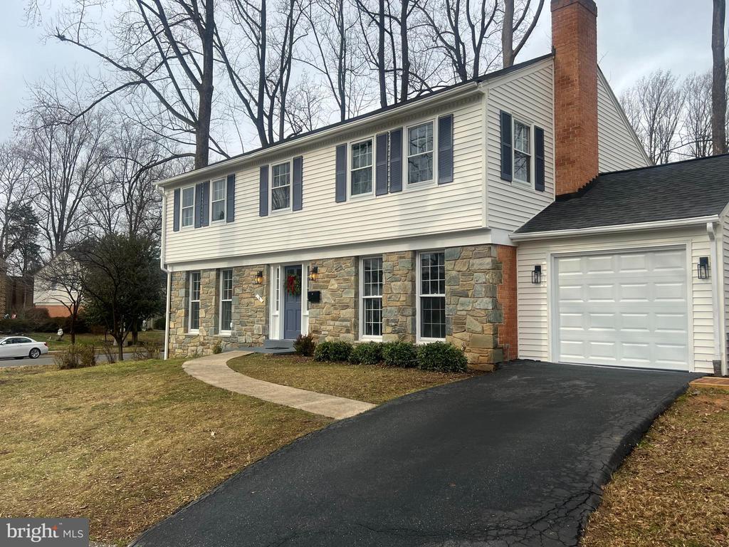 4 Hawthorn Ct