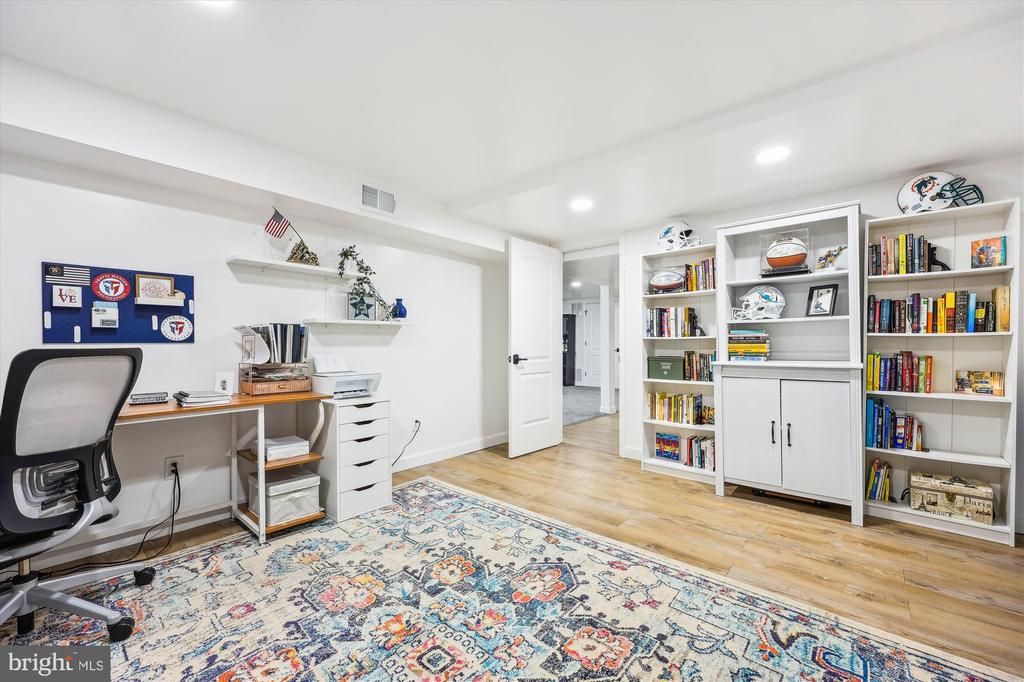 13907 Marianna Dr