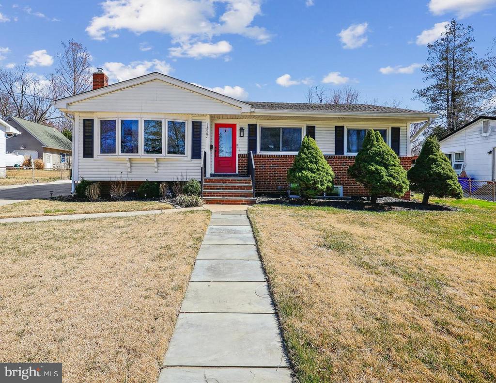 13907 Marianna Dr