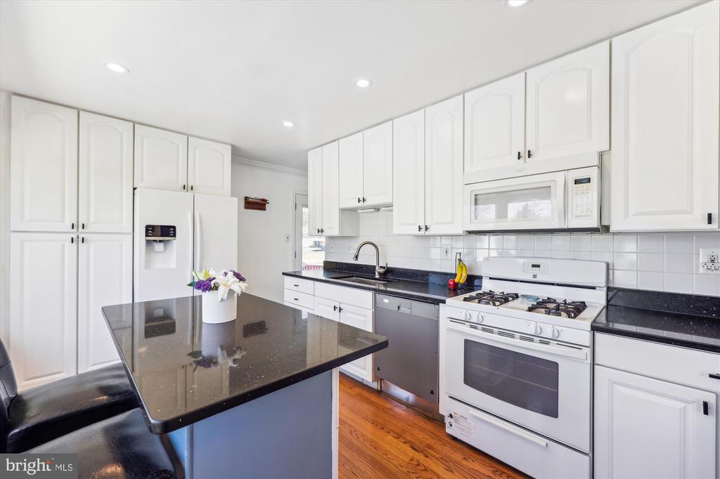 13907 Marianna Dr