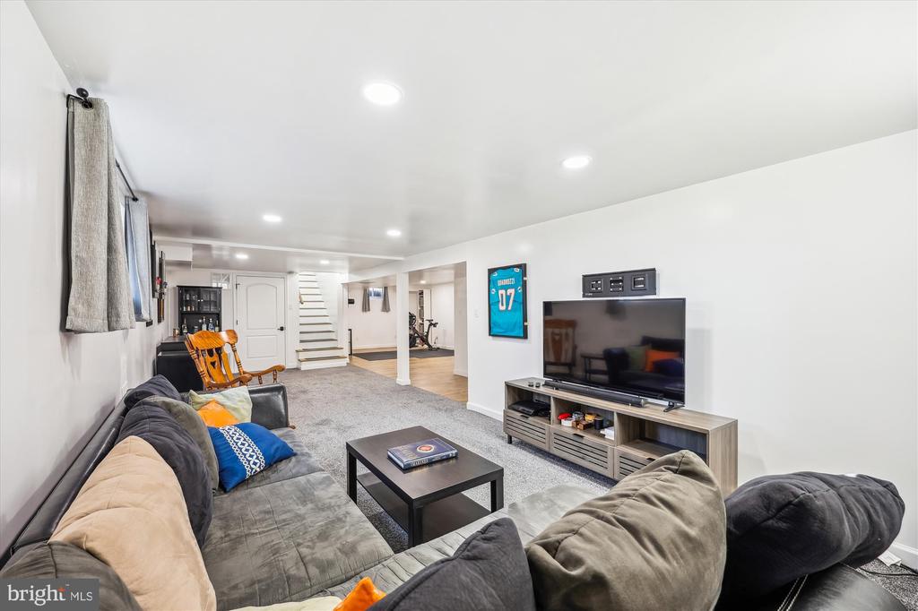 13907 Marianna Dr