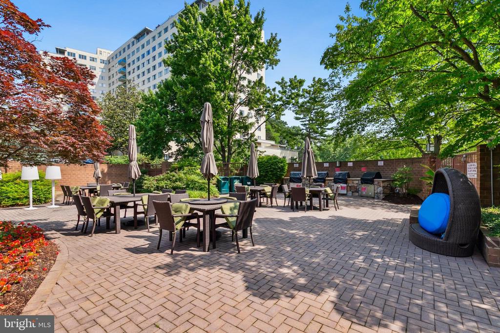 10101 Grosvenor Pl #1302
